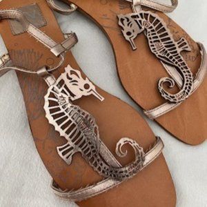 DV by Dolce Vita Rose Gold metallic flat sandals Size 7